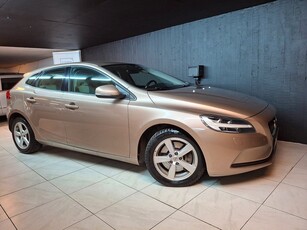 Volvo V40 T2 Geartronic Momentum Euro 6