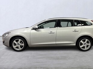 Volvo V60 T3 Momentum (Drag)