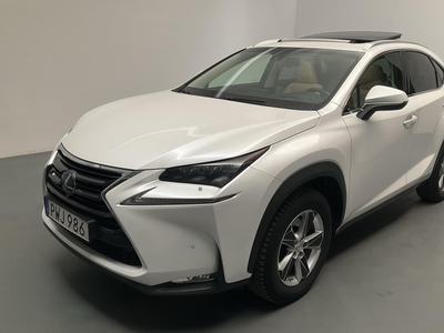 Lexus NX 300h AWD (181hk)