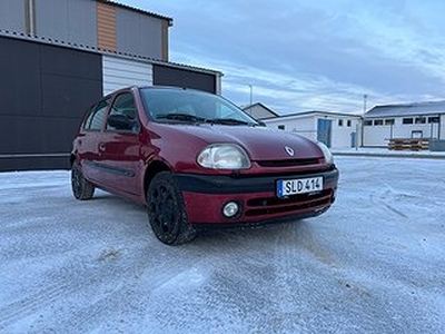 Renault Clio 5-dörrars Halvkombi 1.2 Besiktigad