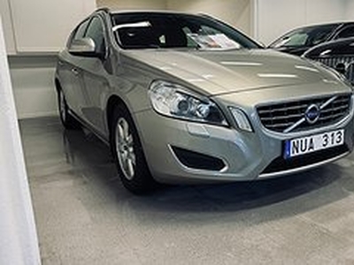 Volvo V60 D5 Momentum 215HK Motorvärmare Nybesiktad Sensorer