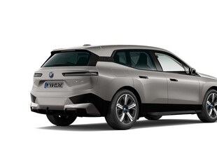 BMW iX xDrive50 / Innovation / Laserlight / HU-D