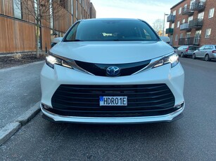 Toyota Sienna Hybrid AWD E-CVT Skinn Sollucka 7sittplatser