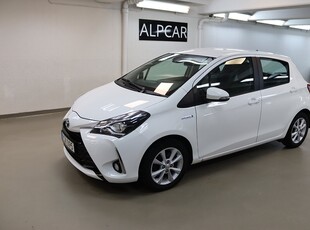 Toyota Yaris HSD 1.5 MOTOR OCH KUPEVÄRMARE NYSERVAD V-HJUL