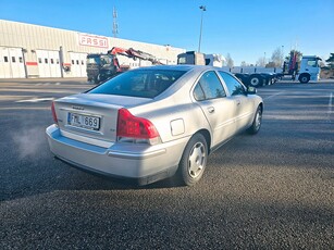 Volvo S60 2.4 Kinetic Välvårdad 170Hk