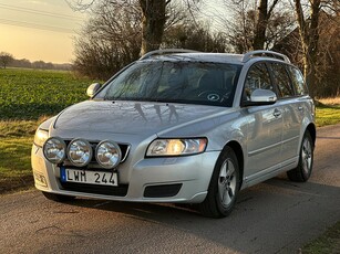 Volvo V50 D2 Kinetic Euro 5, Svensksåld, Dragkrok, 6 växlar