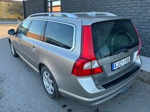 Volvo V70 D5 Geartronic Summum 185hk BLIS D-värmare Drag