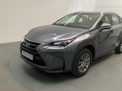 Lexus NX 300h AWD (197hk)