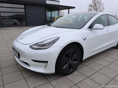 Tesla Model 3 Long Range Dual Motor AWD Autopilot 440 hk 1 ägare Svensksåld