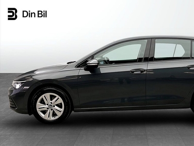 Volkswagen Golf TSI150 P-värmare/Drag/Navigation