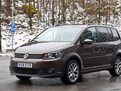 Volkswagen Touran Cross TSI140 7-Sits Läder Drag B-Kamera