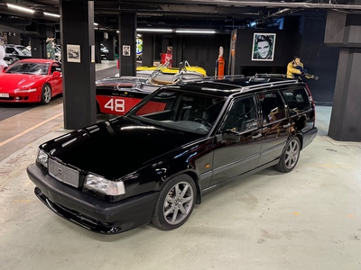 Volvo 850 R Kombi 2.3T (Låga mil)