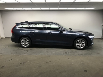 Volvo V60 B4 Bensin Mom Adv Navi Pro Edition