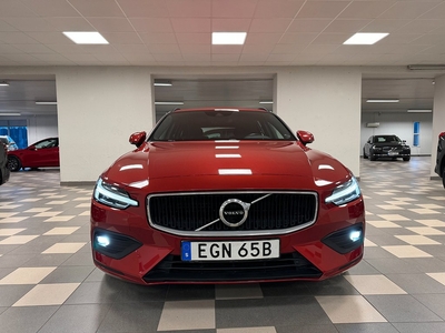 Volvo V60 D3 AWD B-Kamera Navi CarPlay Drag VOC 190hk Automat