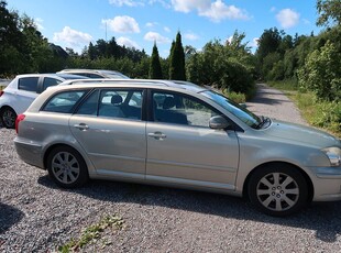 Toyota Avensis Kombi 2.0 D-4 VVT-i Euro 4