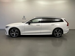 Volvo V60 Recharge T6 R-Design / Navigation /