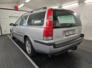 Volvo V70 2.4 Automat *Låga mil Två Ägare Drag*