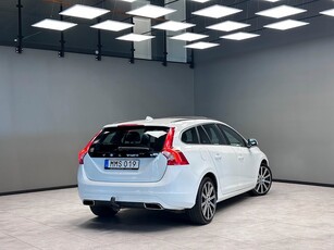 Volvo V60 D4 AWD / Drag / Taklucka / Adaptiv farth. / Navi