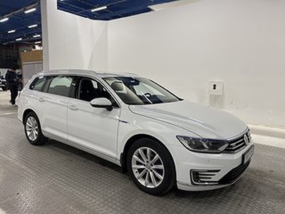 Volkswagen Passat GTE 218hk Cockpit Värm Kamera Carplay Drag