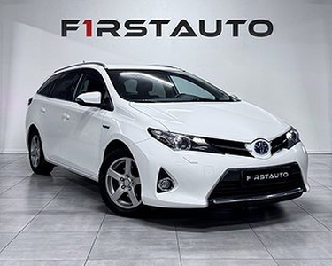 Toyota Auris Touring Sports Hybrid e-CVT B-kamera BT Farthållare