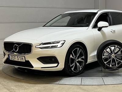 Volvo V60B3 Bensin Momentum Advanced Klimatpaket Backkamera 2021, Kombi