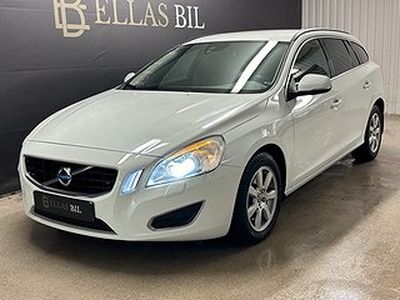 Volvo V60 D4 AWD 163hk DRAG SKINN DVÄRM NYSER NYBES NYKAMREM