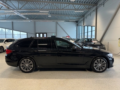 BMW 520 d xDrive Touring S-tronic H/K DRAG Värmare Skinn B-Kam Navi