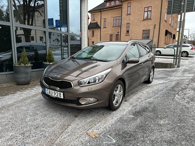 Kia CEED cee'd_sw 1.6 GDI / Navi/ Backkamera / V-hjul