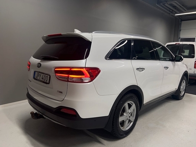 Kia Sorento 2.2 CRDi AWD Skinn Pano Navi B-kam Drag 7-sits Eu6