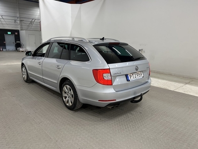 Skoda Superb 4x4 170hk D-värm Navi Drag