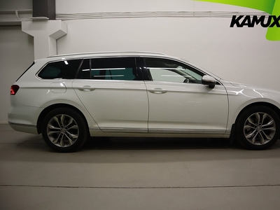 Volkswagen Passat 2.0 TDI Executive Värm Kamera Drag 190hk