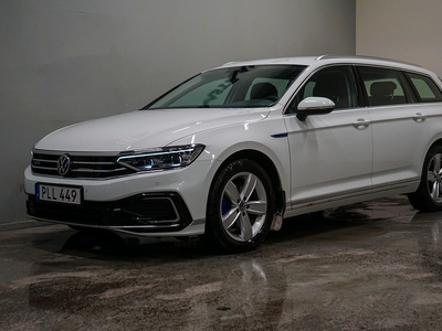 Volkswagen Passat GTE Plug-in 218hk Värmare Drag GPS V-hjul