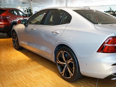 Volvo S60 B5 AWD PLUS DARK