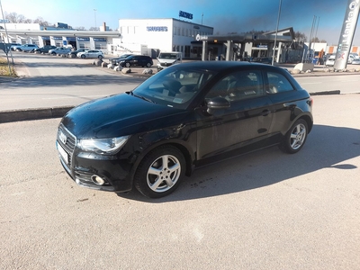 Audi A1 1.6 TDI Euro 5.S+V.däck. Kamrem bytt vid 19700mil.