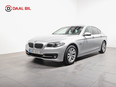 BMW 520 D XDRIVE SEDAN 190HK TAKLUCKA H/K® DVÄRM LÄDER