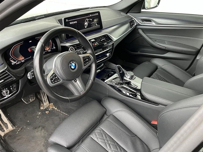 BMW 520 d xDrive Touring M-Sport Nav Värmare Fartpilot Drag Backkamera L