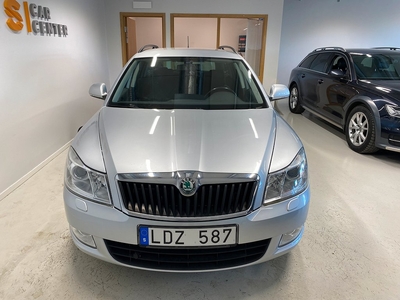 Skoda Octavia Kombi 1.6 TDI Drag M-värme P-sensor Lågamil