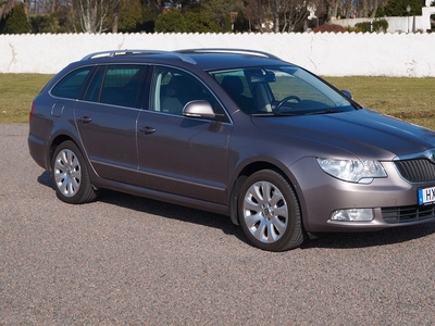 Skoda Superb Kombi 1.8 TSI Nybesiktigad Lågmilare P-sensorer