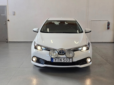 Toyota Auris Hybrid e-CVT,136hk, billig skatt,ny bes, snål!!