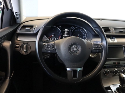 Volkswagen Passat 2.0 TDI 177hk 4M R-line D-Värm Skinn Drag