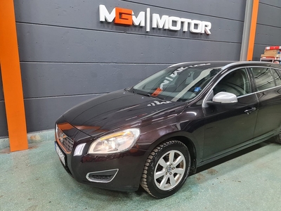 Volvo V60 D2 Summum Euro 5 En privat ägare