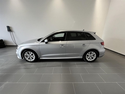 Audi A3 S-Line Black Edition 150hk