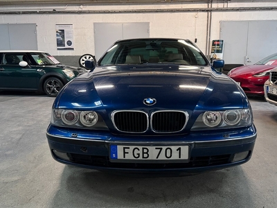 BMW 523 i Sedan Auto Servad Besiktigad Helskinn GPS (170hk)