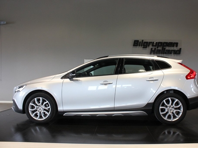 Volvo V40 Cross Country D3 Momentum Pano Navi Pdc Värm Eu6