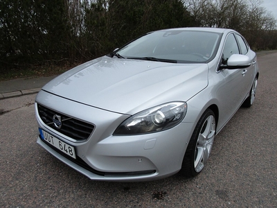 Volvo V40 D2 Momentum Euro 5 Nybes Drag