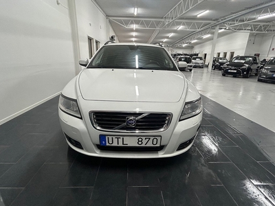 Volvo V50 1.8 Momentum SUPERDEAL 6,95%/FARTHÅLLARE/KAMKEDJA