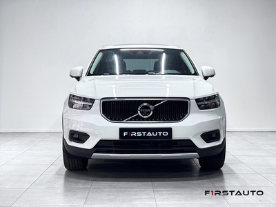 Volvo XC40 D4 AWD MOMENTUM 360° PANO VOC H/K COCKPIT M-VÄRM