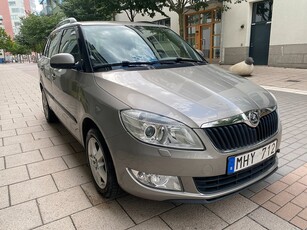 Skoda Fabia Kombi 1.2 TSI /Låg Mil/PDC/Värmare/