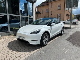 Tesla Model Y Long Range AWD / Moms