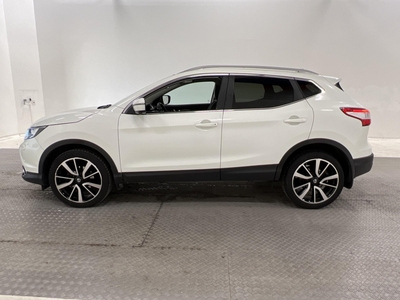 Nissan Qashqai 1.6 dCi 130hk Tekna Pano 360º Kamera Navi